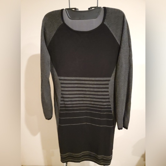 Max Studio | Black & Gray Long Sleeve Rayon sweater dress - Picture 2 of 3